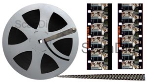 16mm Filmrolle und Filmausschnitt einseitig bzw. zweiseitig perforiert