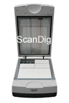 Der ScanMaker 1000XL mit Papierbildern